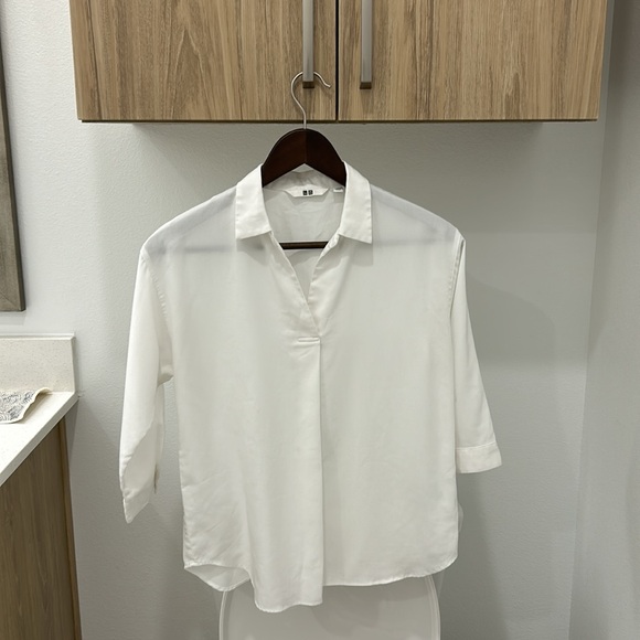 Uniqlo White Blouse - Picture 3 of 3